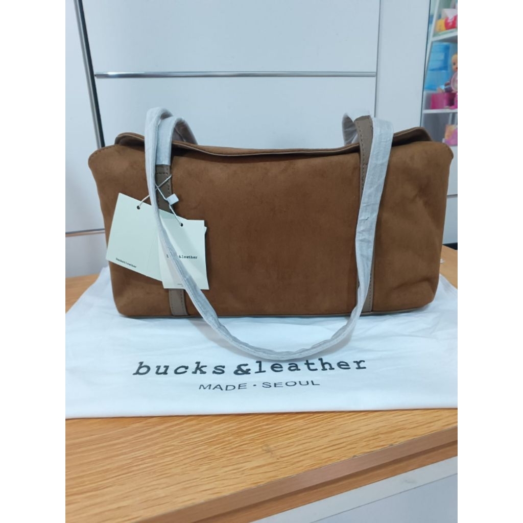 BUCKS & LEATHER SUEDE SOULDERBAG MAGNET (GIE CLOTHING)