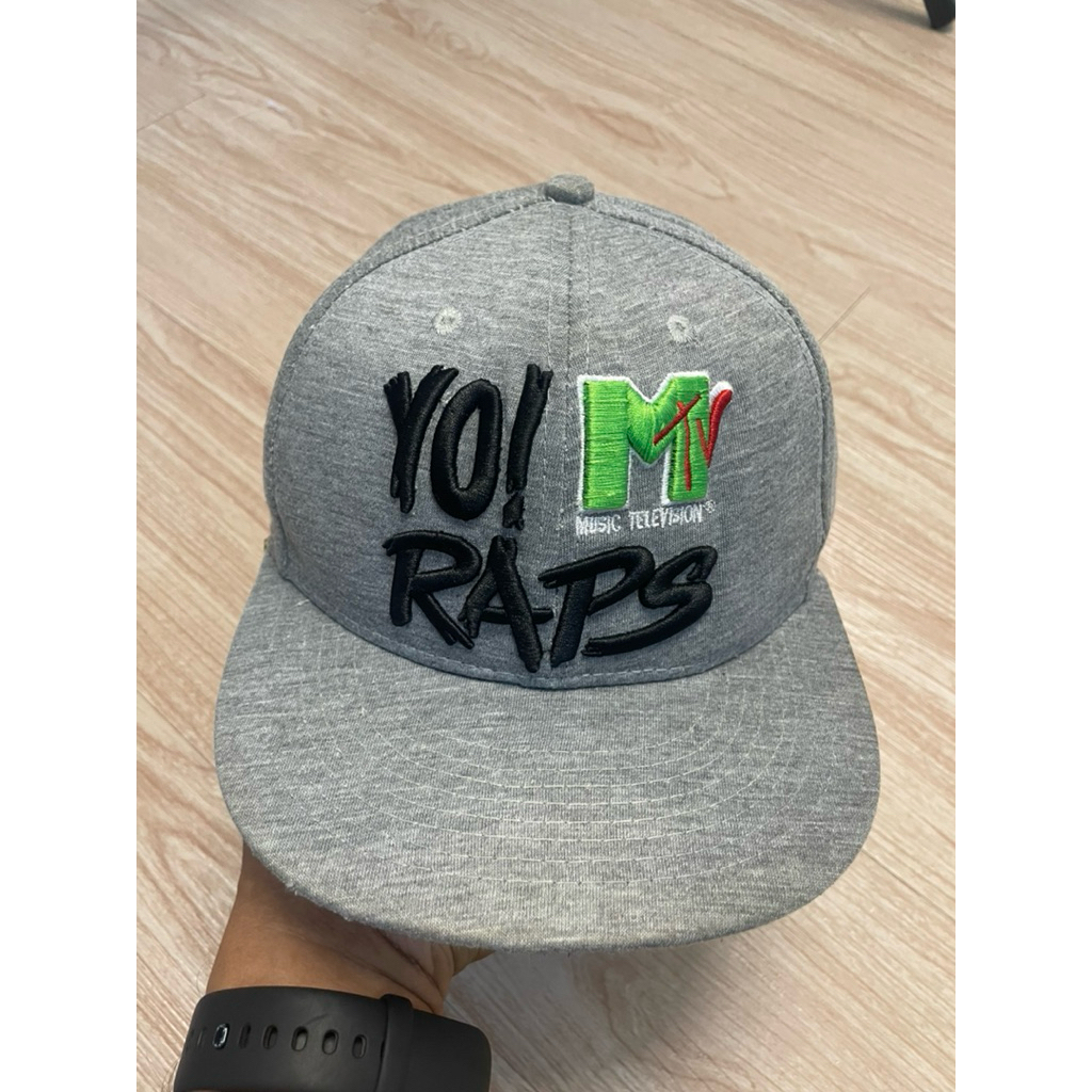 Topi merk MTV  , Music Television YO RAPS