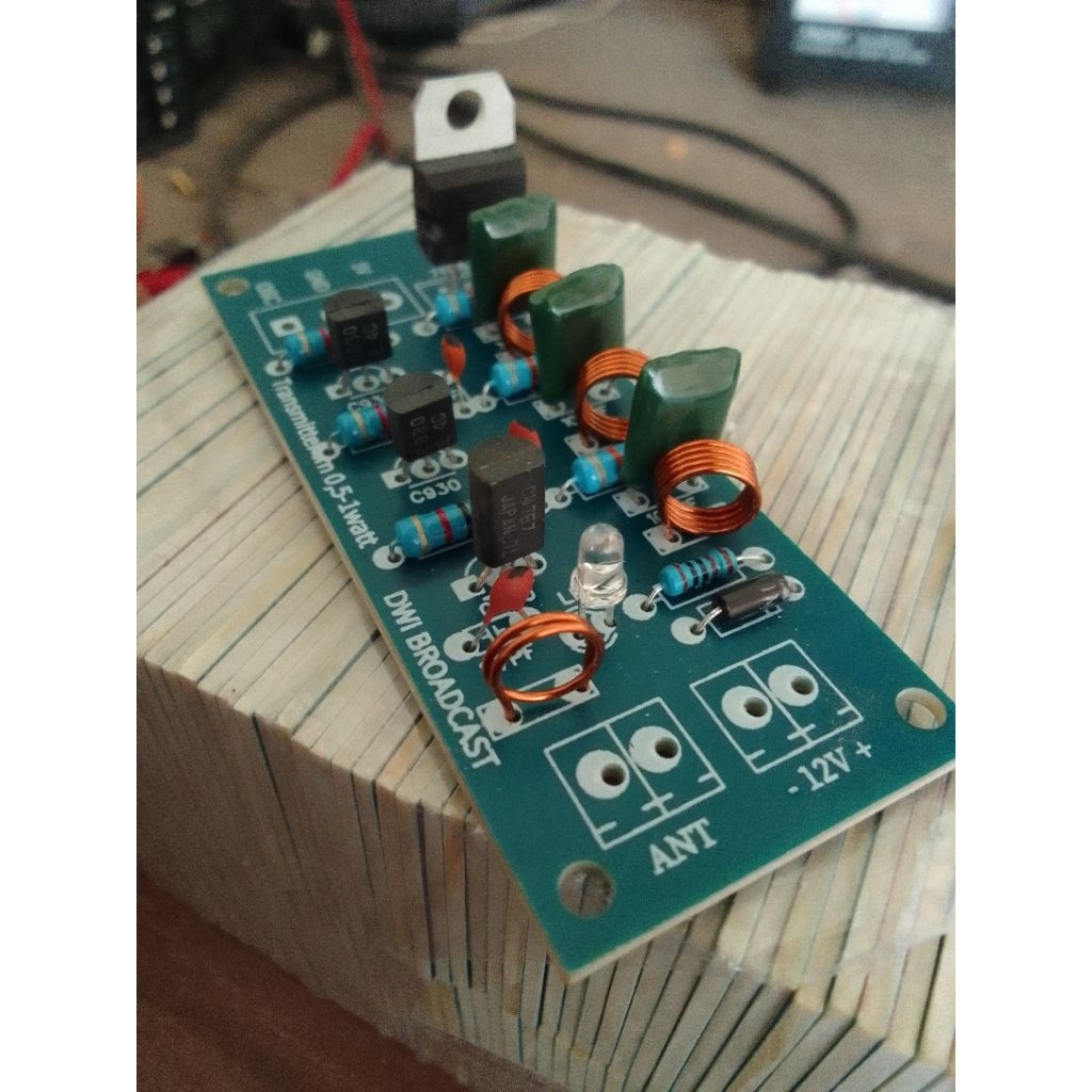 transmitter fm 0,5 - 1watt tanpa oscilator