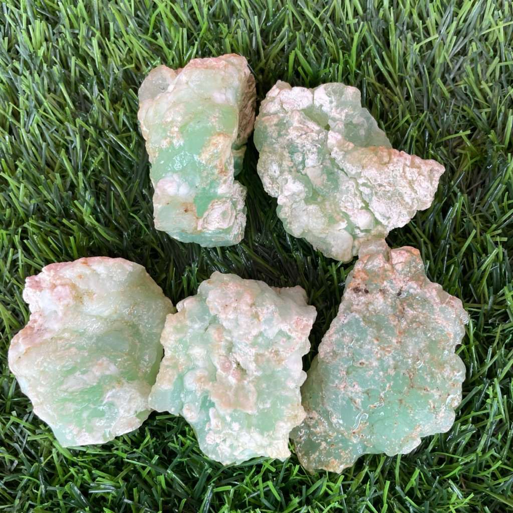 bongkahan batu giok bau bau sulawesi asli natural / bahan batu giok bau bau / batu giok bau bau / ba