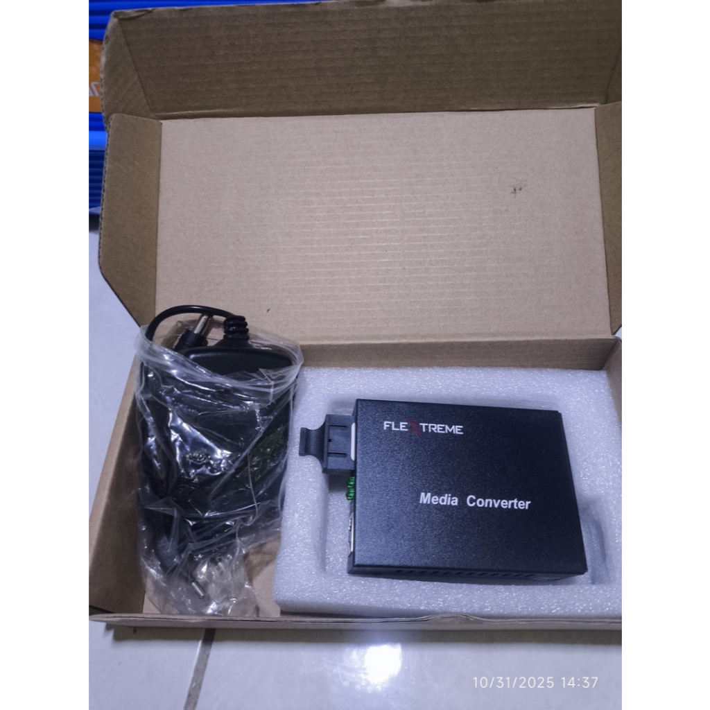 Flextreme FL-8110GSA-11-20-AS Media Converter Fiber Optic