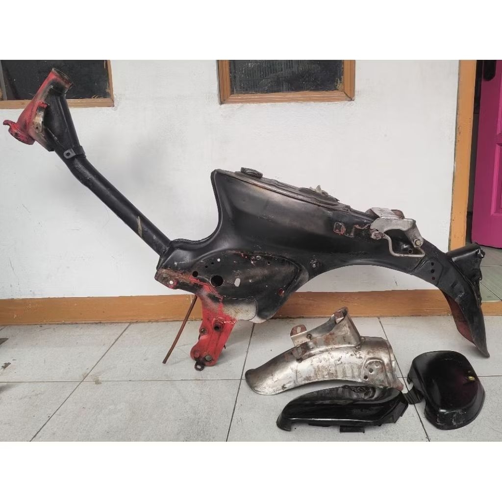 Rangka motor / Sasis Original Honda C70 (Semua difoto)
