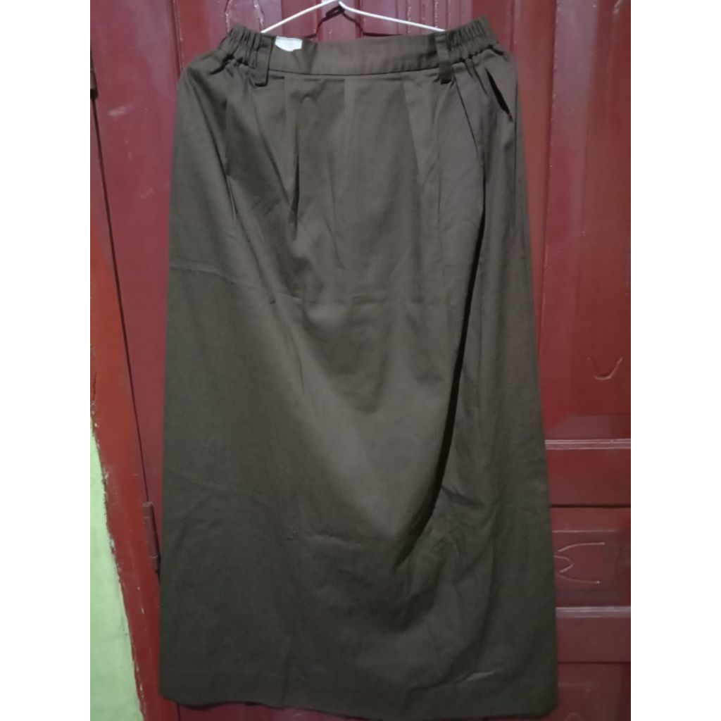 PRELOVED BAJU BEKAS/ROK PRAMUKA/PAKAIAN SEKOLAH/BAWAHAN WANITA/ROK PLO