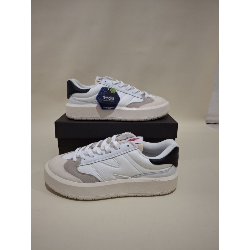 SEPATU CASUAL NB CT302