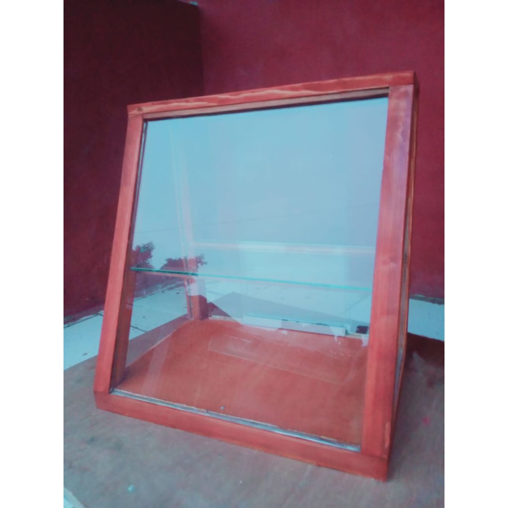 etalase Kayu