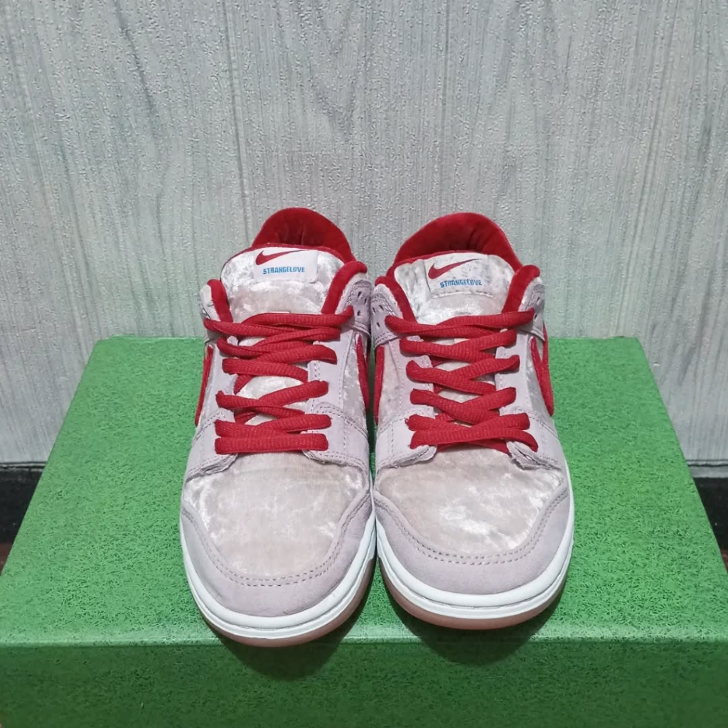 PRELOVED SNEAKERS SB DUNK STRANGELOVE SIZE 39 SECOND