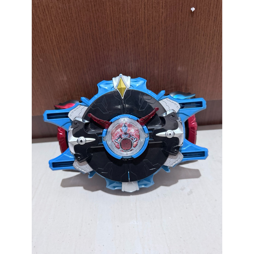 Dx Ultraman R/B Gyro Loose