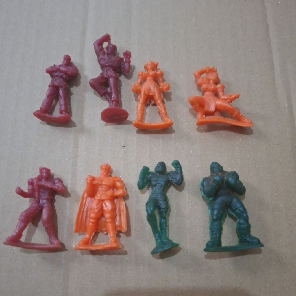 figure set jadul street fighter tinggi sekitar 3cm ukuran kecil kondisi new old stock bahan dari kar