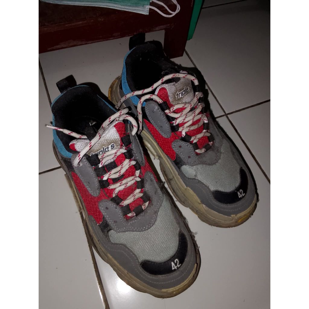 sepatu Balenciaga second