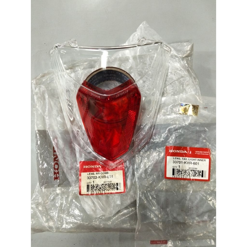 Lens RR comb & Lens taillight inner untuk motor Revo 100cc number part 33702KVR601 & 33701KVR601