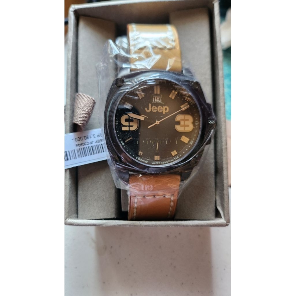 FLASH SALE Akhir tahun, Baru 100%  Last Stock 75% OFF . 100% BARU Jam Tangan Pria Original JEEP .  M