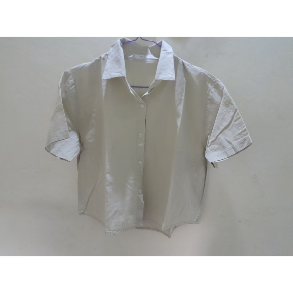 [ PRELOVED ] Kemeja wnita crop avocado