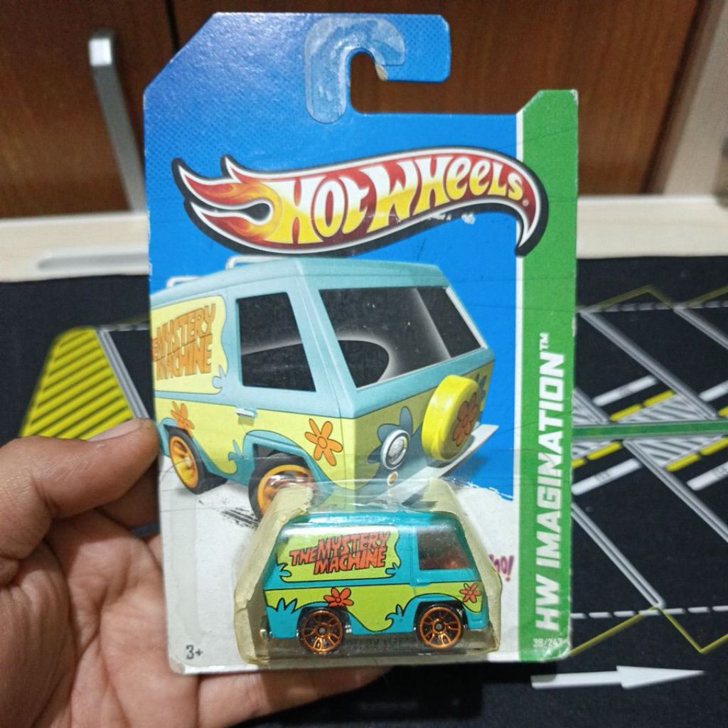hotwheels THE MYSTERY MACHINE