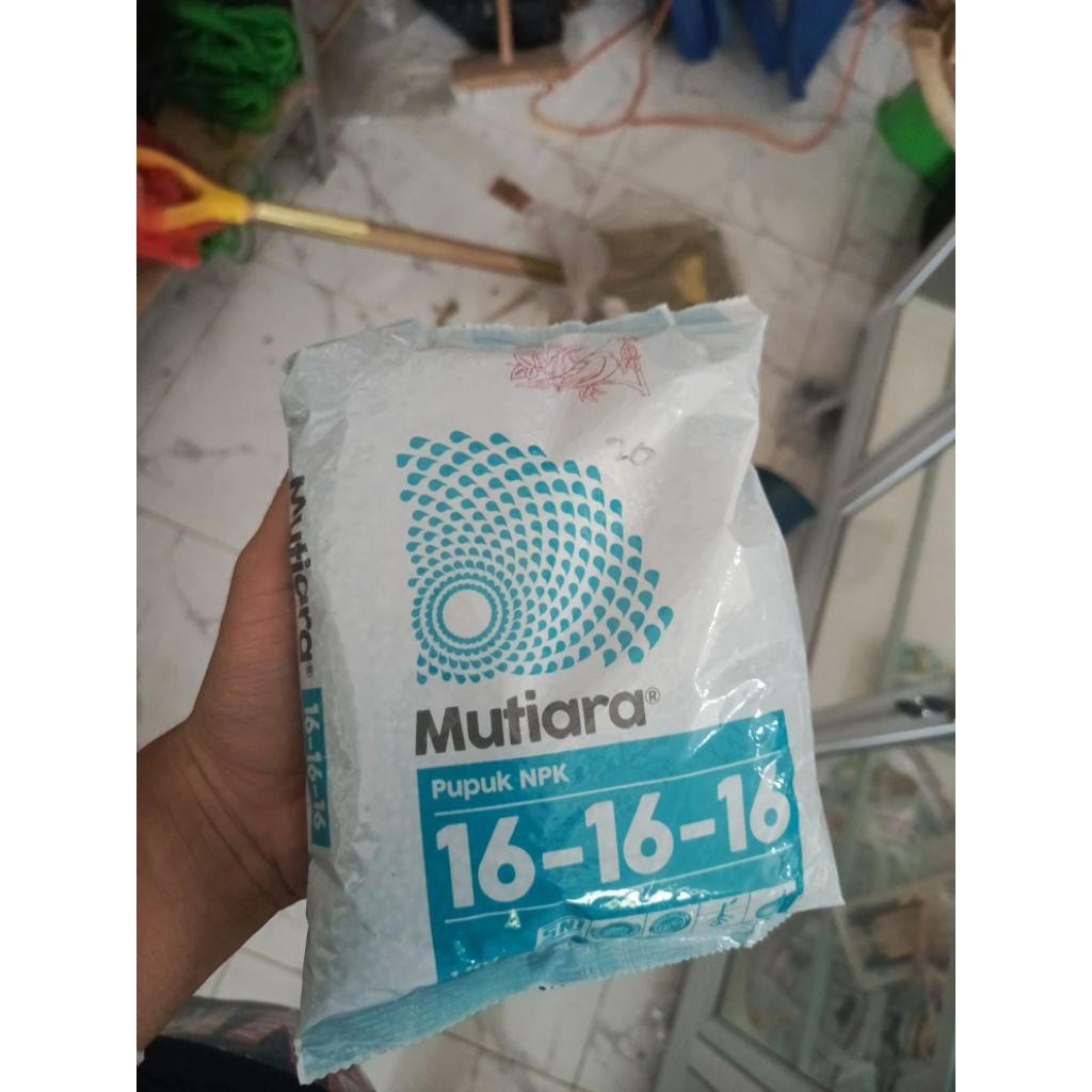 PUPUK MUTIARA NPK 16-16-16