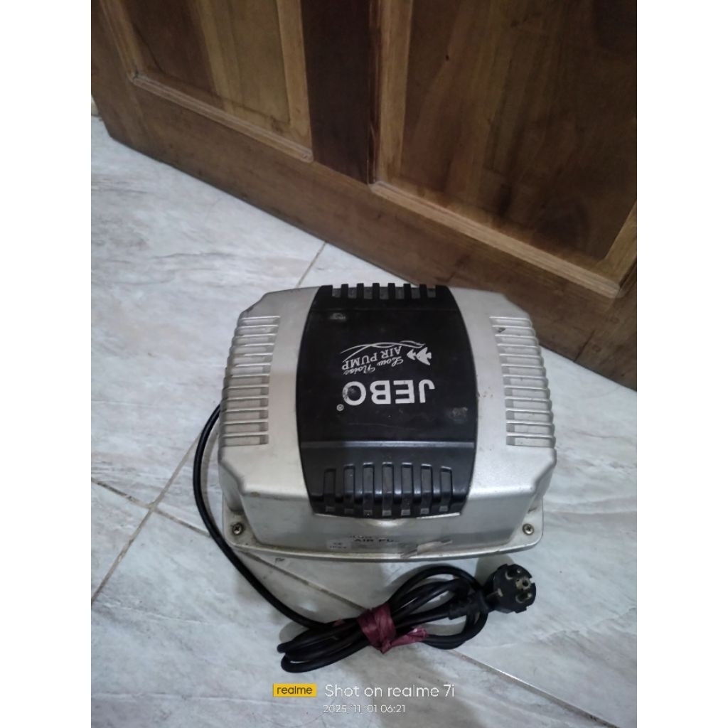 JEBO P100 JEBO P-100 POMPA UDARA AERATOR HI FLOW AIR PUMP BLOWER ( SECOND )