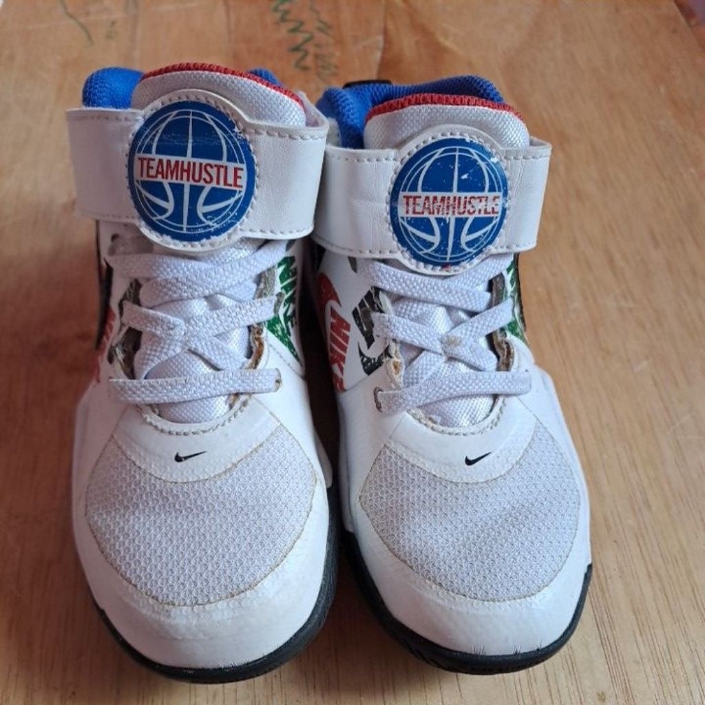 NiKe Team Hustle (Mantan)