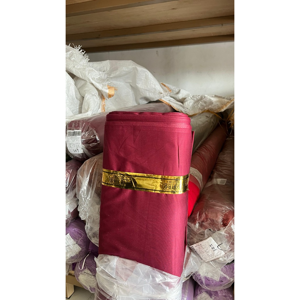 Kain ToyoBo TojiRo Warna  Maroon Lebar 150 Panjang 40 Yard Kain Textile Murah