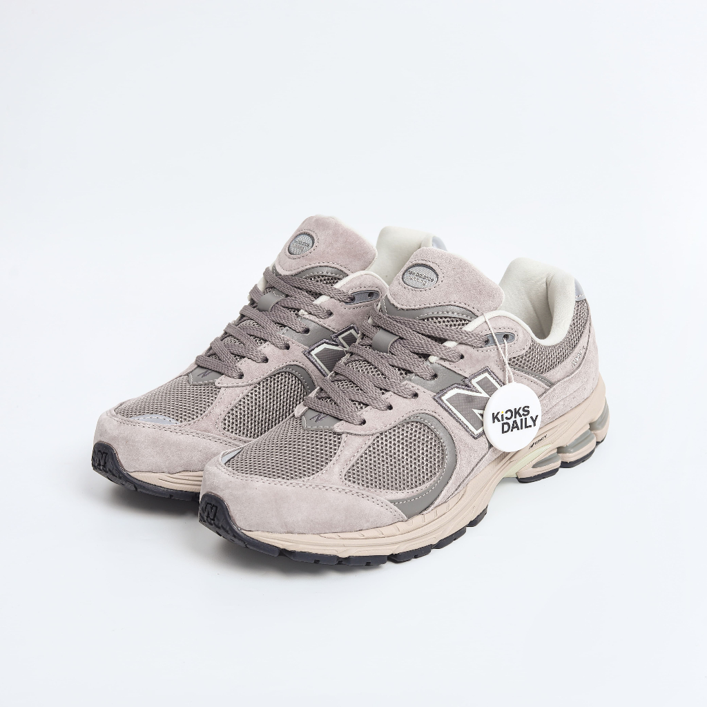 Sepatu Sneakers NB 2002R Marblehead Light Alumunium Grey