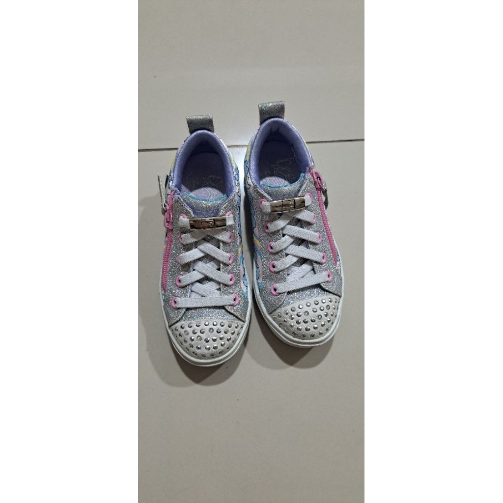Prelovedsepatu anak perempuan skechers
