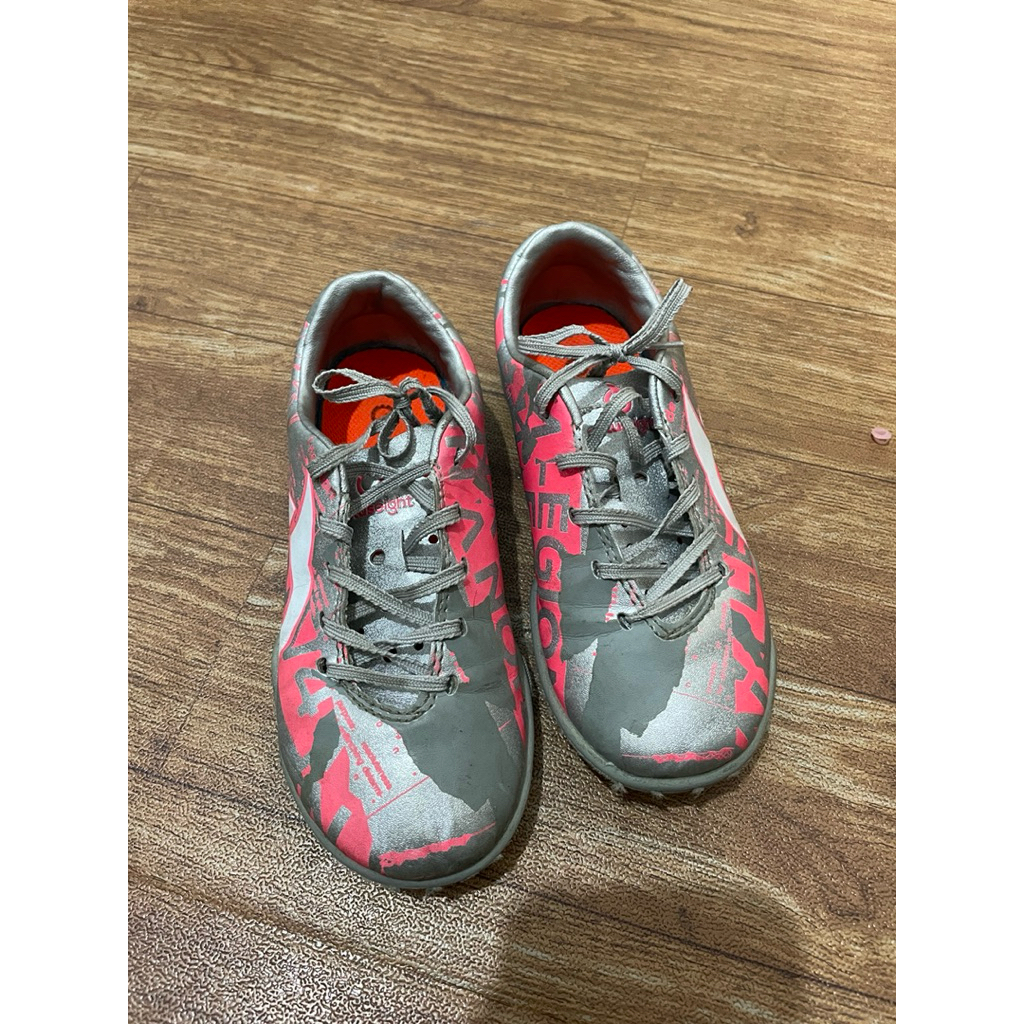 ortuseight preloved size 30 sepatu futsal anak