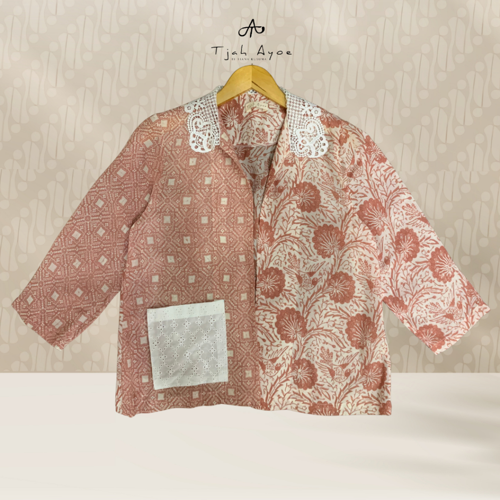 Batik Tjah Ayoe by Riana Kusuma - Atasan Kasual Wanita Outer Katun Batik Kerah Renda