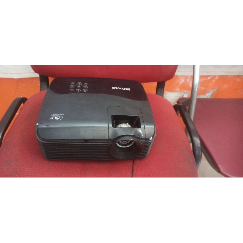 proyektor Infocus In102