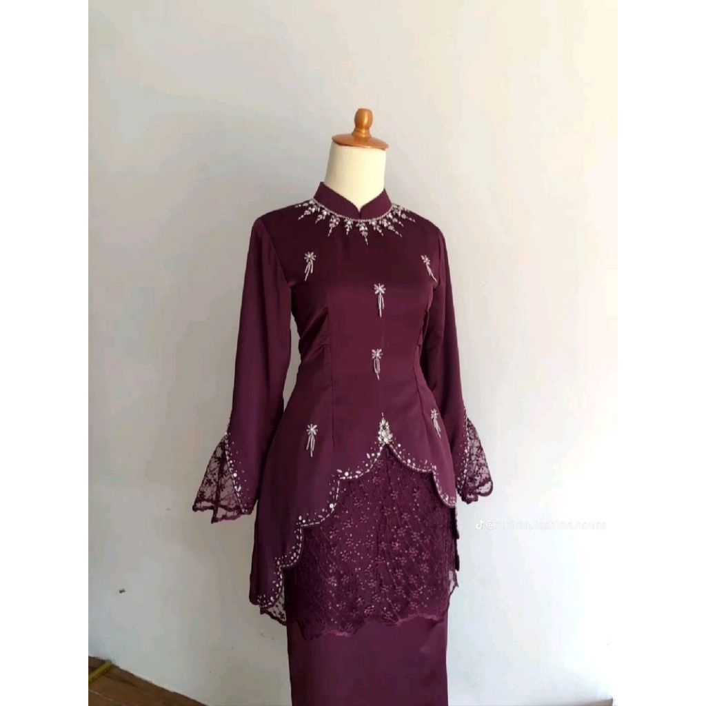 Brukat stelan baju dan rok kurung melayu Malaysia look elegan mewah pesta kondangan wisuda lebaran c