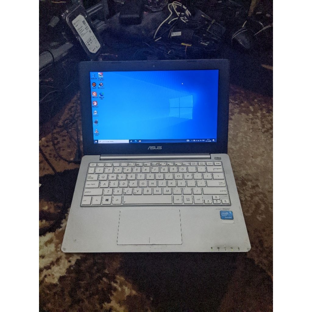 Laptop Asus X201E Celeron 847 SSD 128GB RAM 4GB