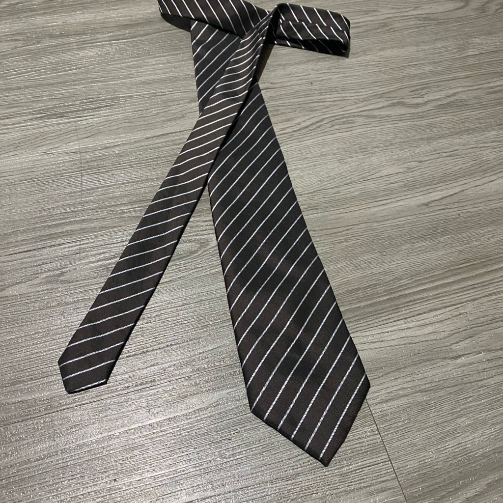 Diki Loak | Dasi Hugo Boss Vintage