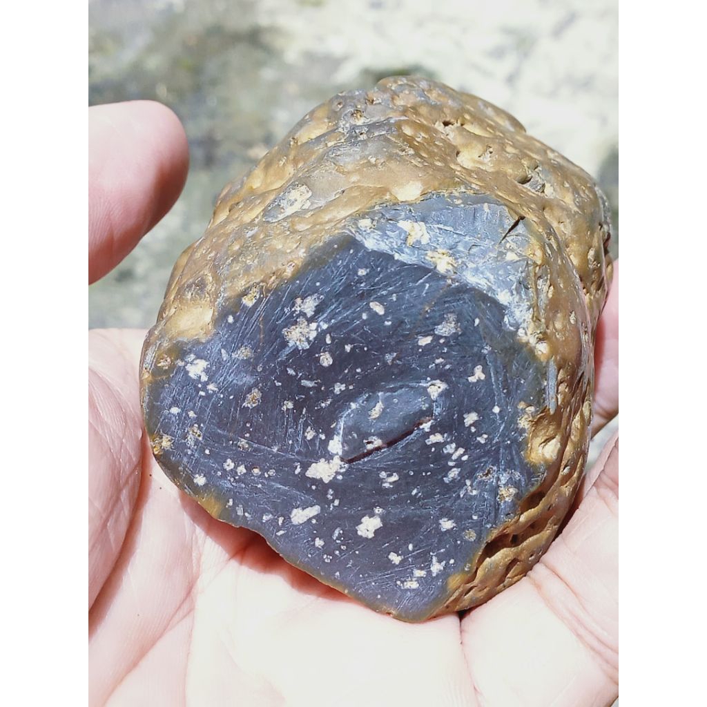 Bongkahan Batu Badar Besi Hitam Motif