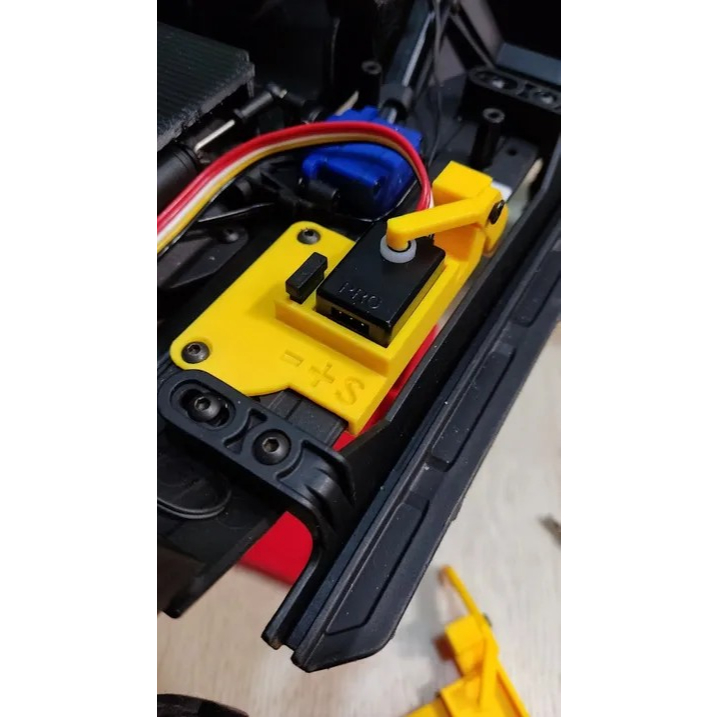 Dudukan switch on off combo hobbywing fusion untuk TRX4. Mounting tombol power brushless utk rc car 