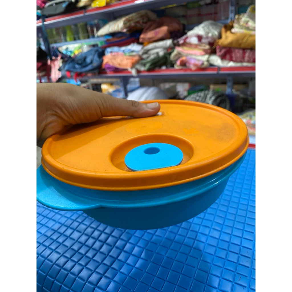 PL kotak bekal bulat Tupperware