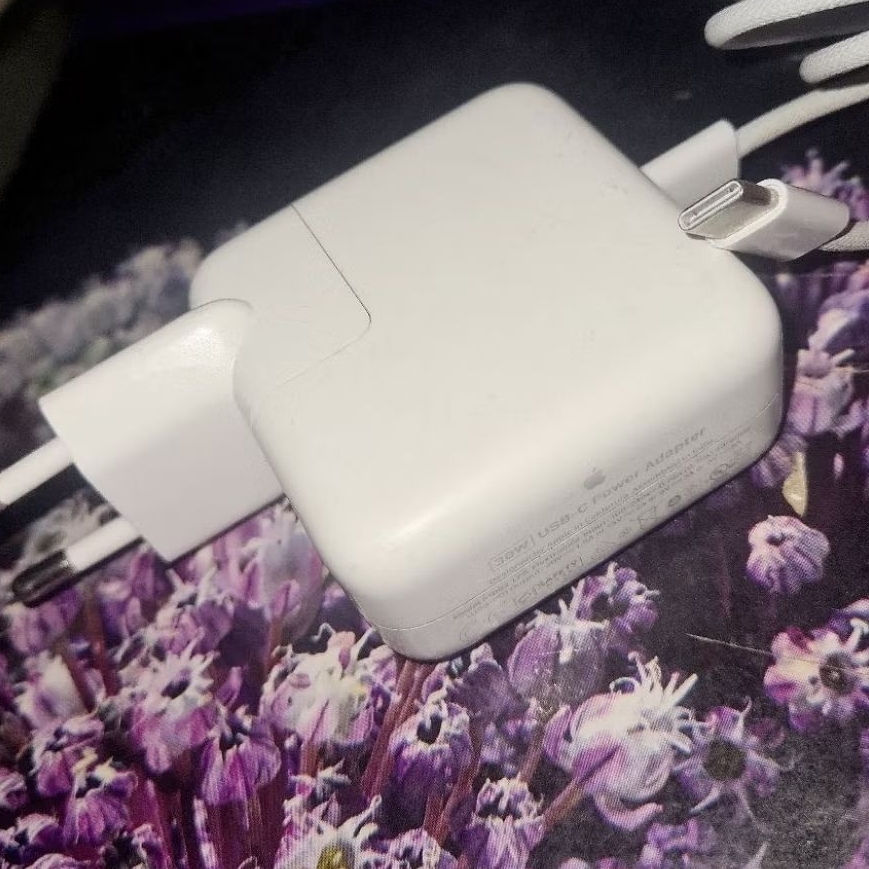 CHARGER CAS IPHONE APPLE 30 WATT ORI 100 % BAWAAN MACBOOK OR IPAD EX IBOX