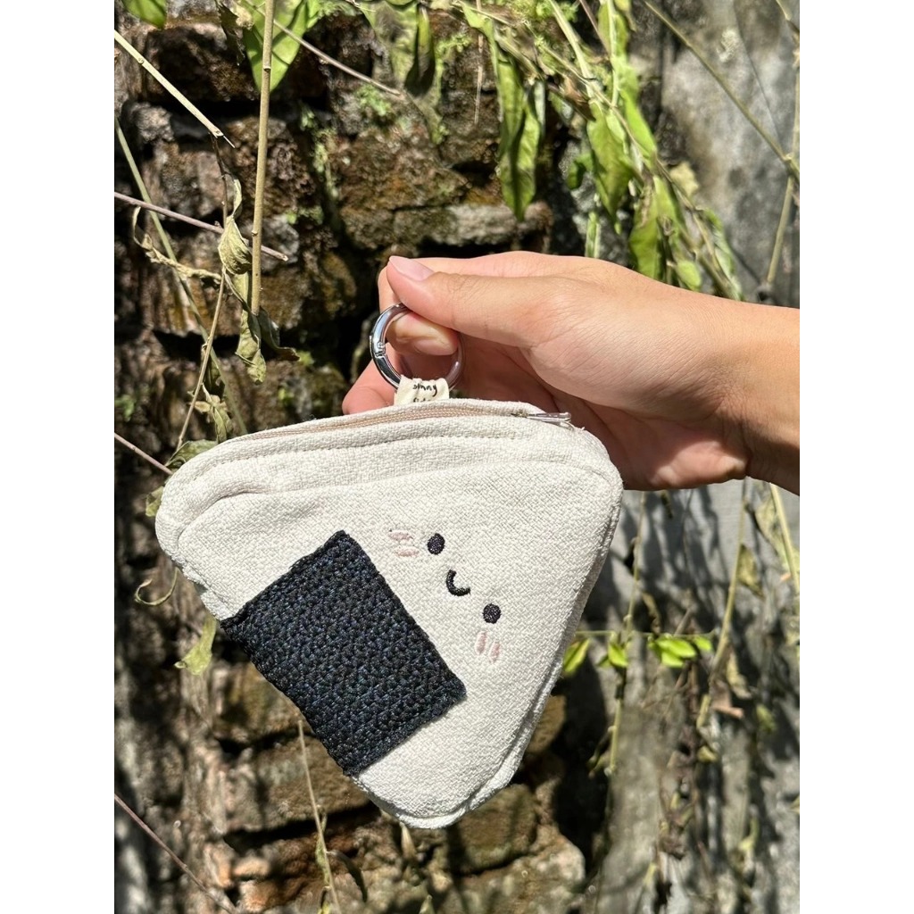 Onigiri Pouch Soft Canvas Dengan Gantungan Ring / tas kecil bentuk onigiri dengan zipper dan gantung