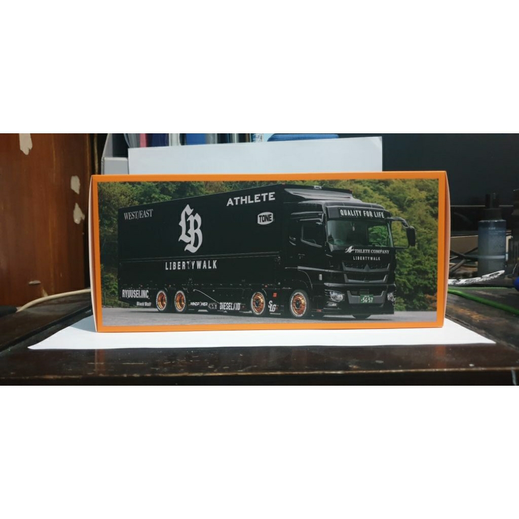 GCD LB Trucks Mitsubishi Fuso Super Great ATHLETE