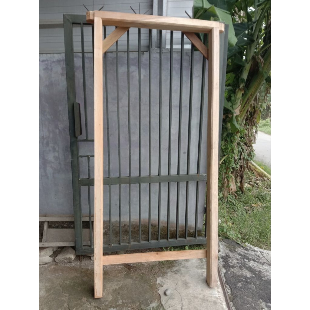 kusen pintu kayu mahoni