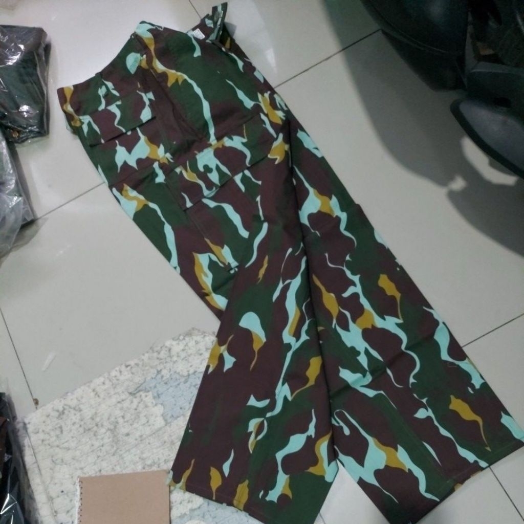 CELANA LORENG JATAH BRIMOB