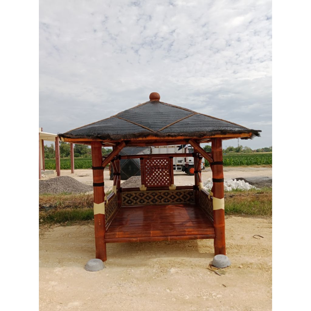 gasebo bambu