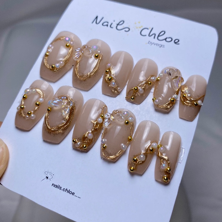 kuku palsu wedding nail art simple elegant