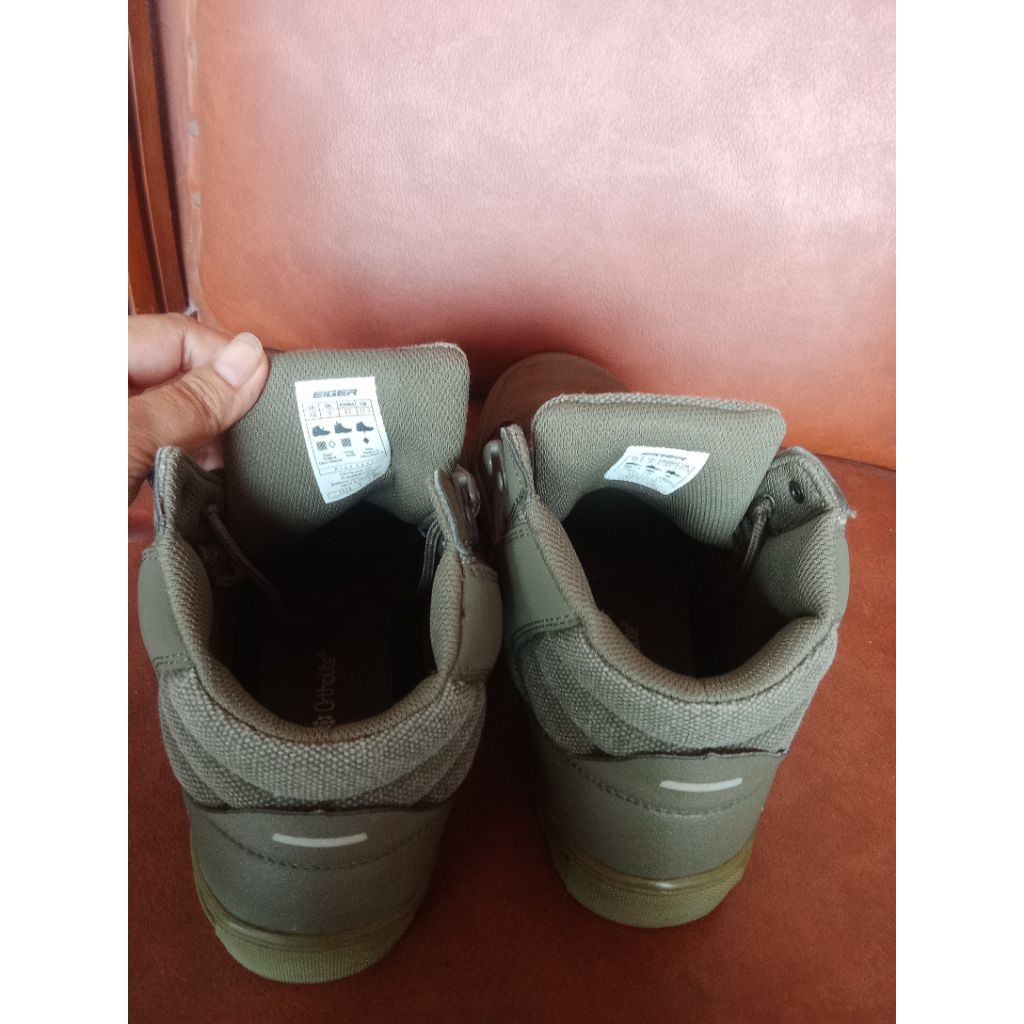 sepatu boot cowok merk eiger size 43