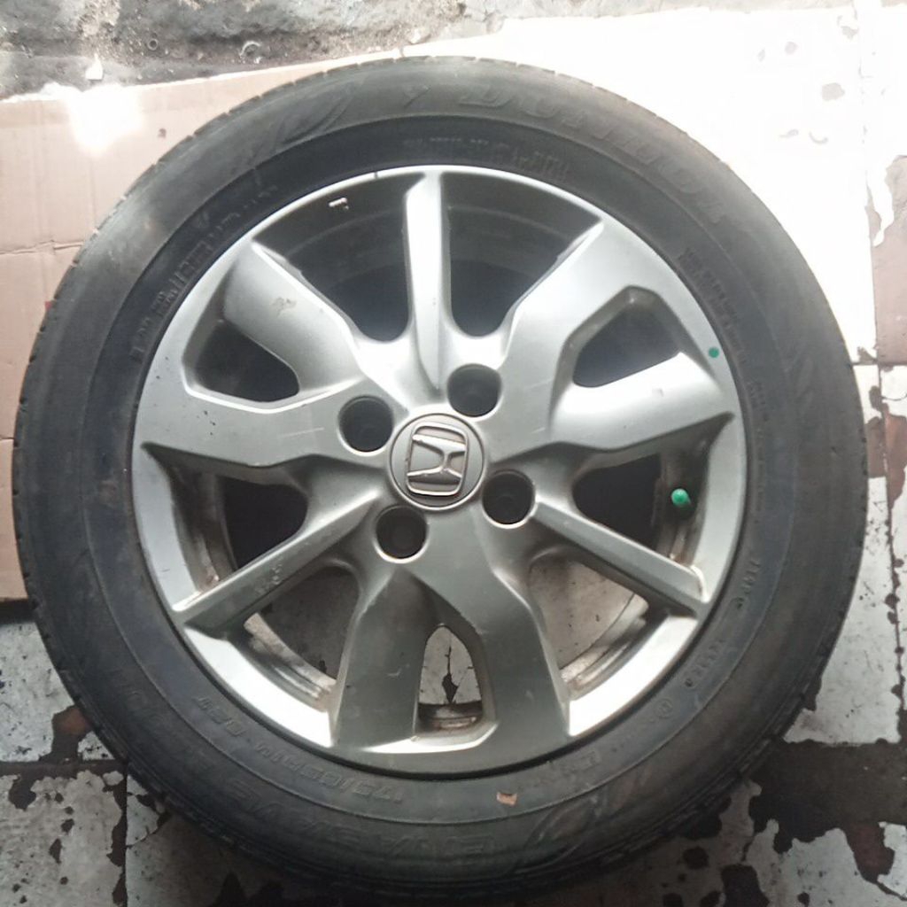VELG MOBIL AYLA RING 14 BERIKUT BAN JUGA KONDISI ASLI ORIGINAL