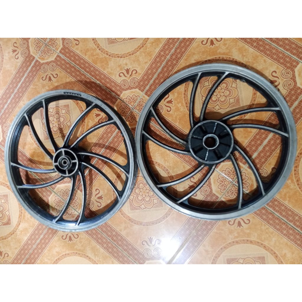 Velg  Cefiro R17