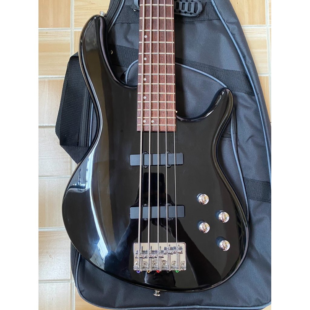 Bass Cort Action V 5 String