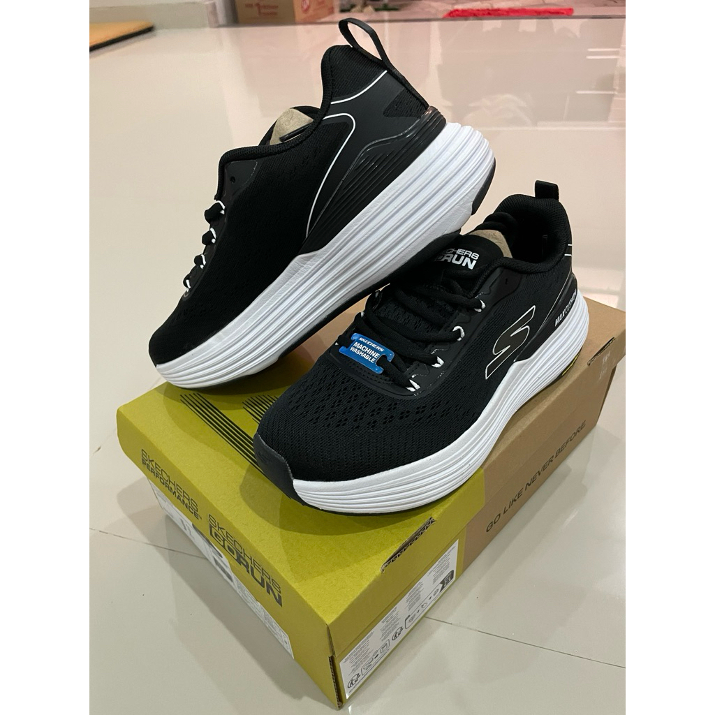 Skechers Max Cushion