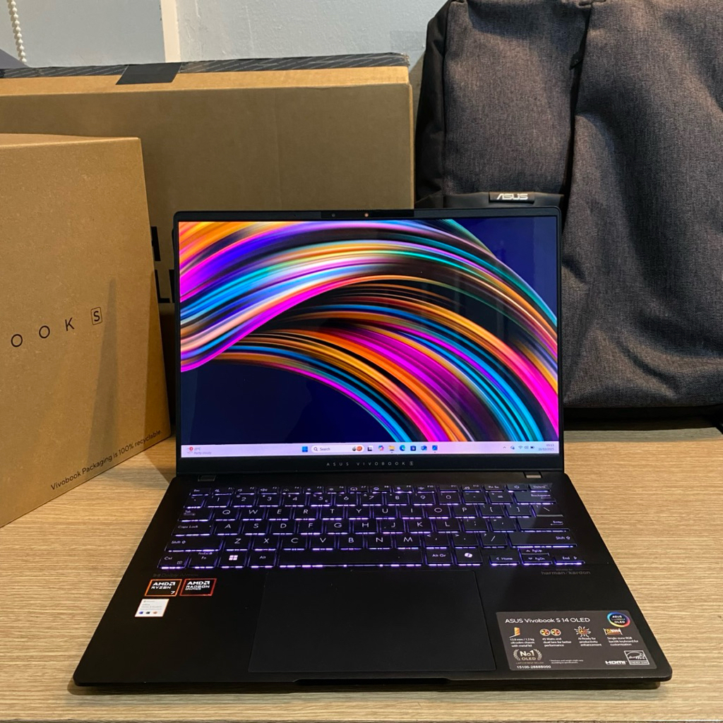 Laptop Desain ASUS Vivobook S14 OLED M5406UA (Ryzen 7 8845HS / WUXGA 60Hz) 16/512GB