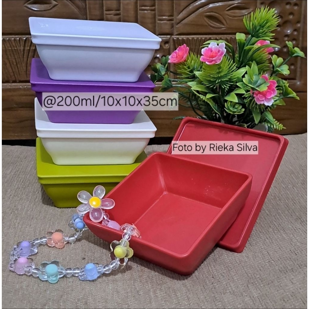 small ichigo tupperware / tempat sambal tupperware