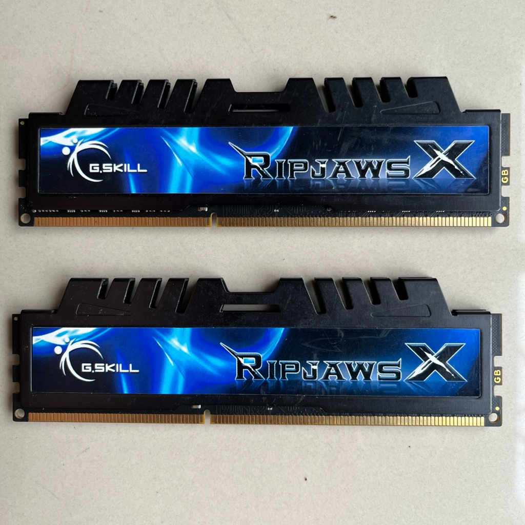 RAM GAMING G.SKILL 8GB KIT 2X4GB PC3-12800/1600MHZ DDR3 RIPJAWS X HITAM