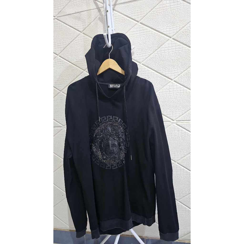 Versace Hoodie Big Logo Hitam dengan Logo Medusa Berkilau / Versace Jeans Couture