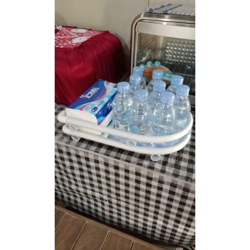 tempat Aqua gelas dan tisu.