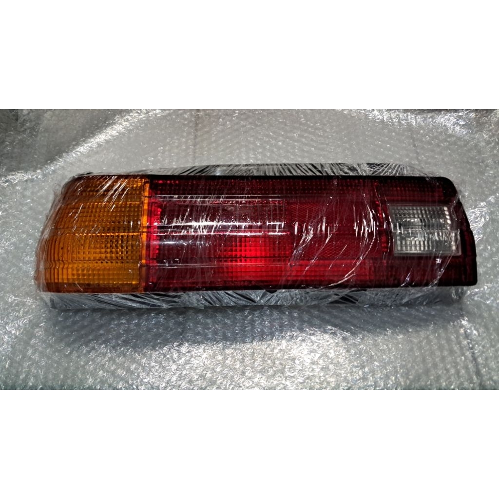 Lampu Belakang Charade Winner Sebelah Kiri L